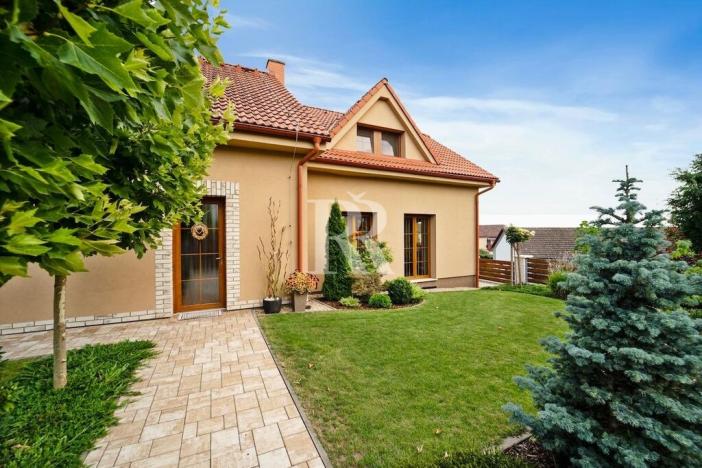 Prodej rodinného domu, Libčany, 280 m2