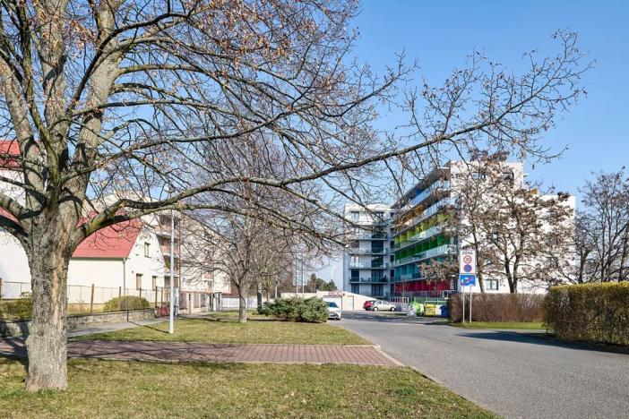 Prodej bytu 2+kk, Praha - Horní Měcholupy, Milánská, 59 m2