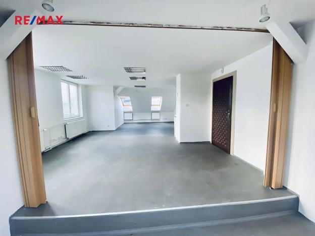 Pronájem kanceláře, Plzeň, Velenická, 54 m2