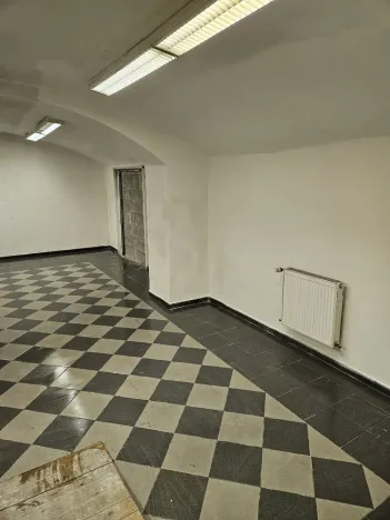 Pronájem skladu, Praha - Vinohrady, Italská, 108 m2