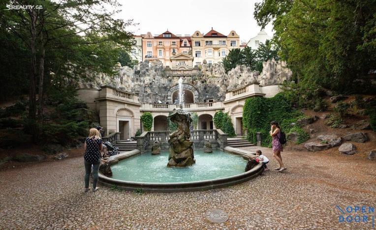 Pronájem bytu 2+1, Praha - Vinohrady, U Havlíčkových sadů, 90 m2