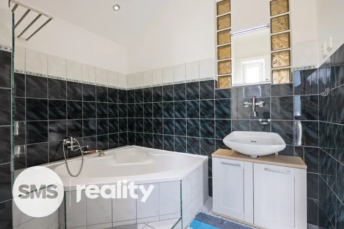 Prodej bytu 2+1, Ostrava - Mariánské Hory, Tvorkovských, 74 m2