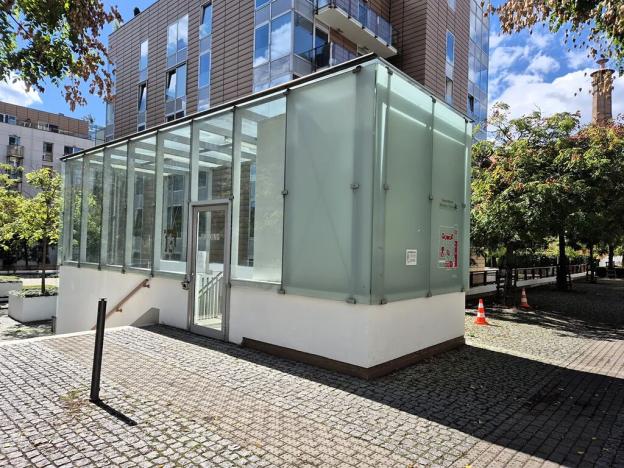 Pronájem garážového stání, Praha - Vinohrady, Korunní, 13 m2