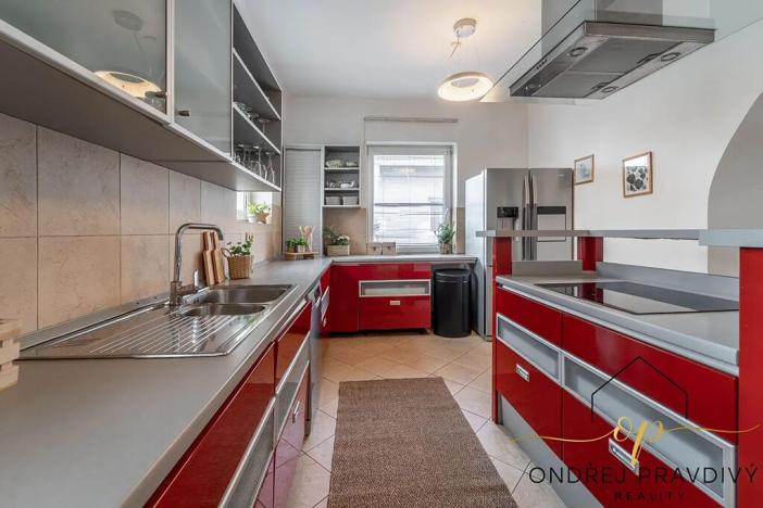 Prodej činžovního domu, Lety, Sokolská, 265 m2