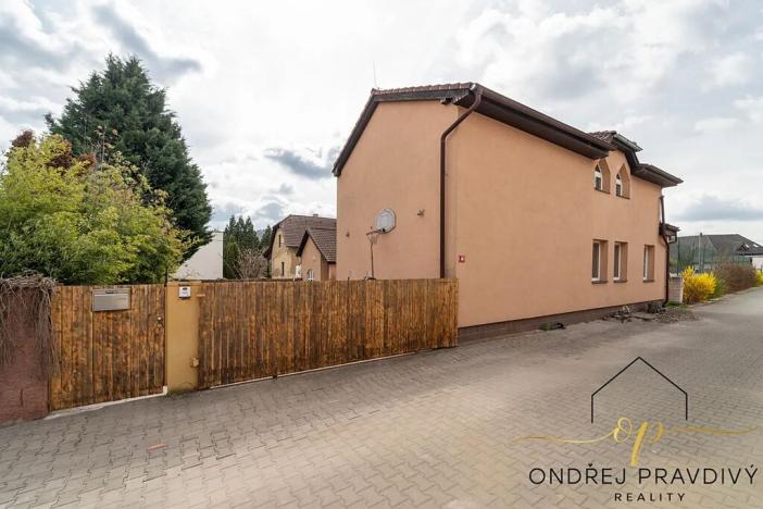 Prodej činžovního domu, Lety, Sokolská, 265 m2