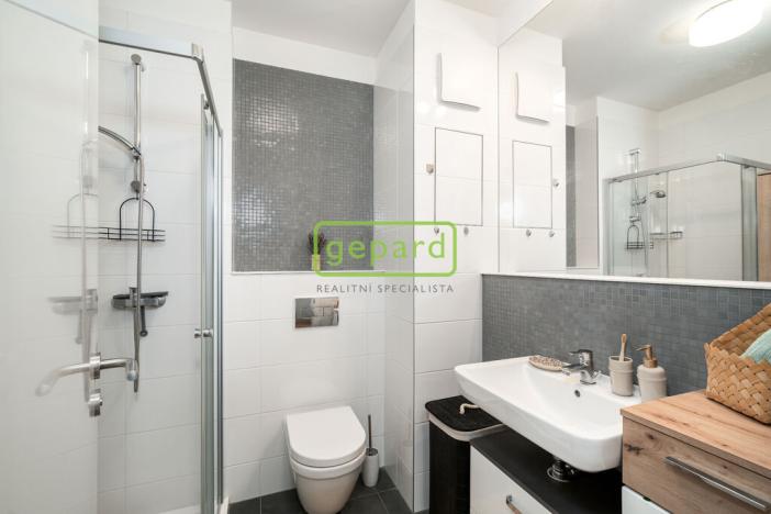 Pronájem bytu 1+kk, Praha - Libeň, Novovysočanská, 28 m2