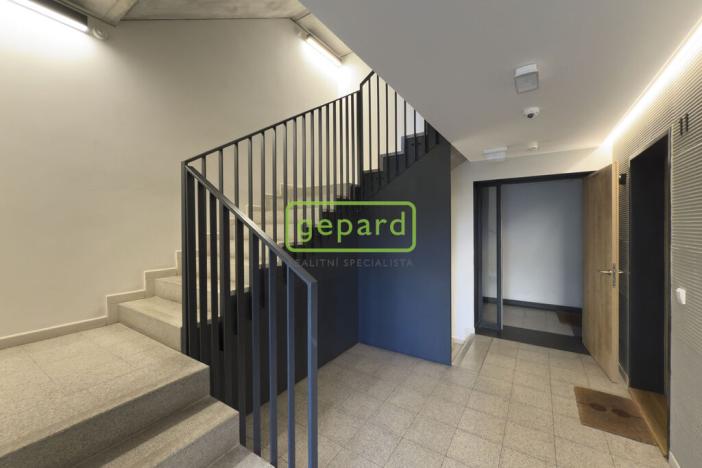 Pronájem bytu 1+kk, Praha - Libeň, Novovysočanská, 28 m2