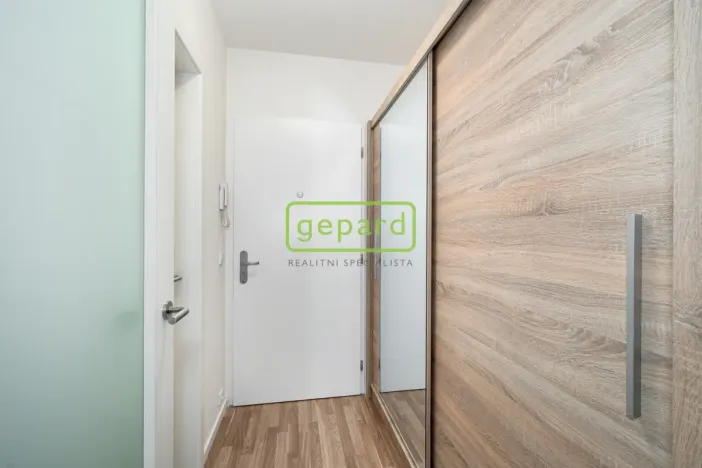 Pronájem bytu 1+kk, Praha - Libeň, Novovysočanská, 28 m2