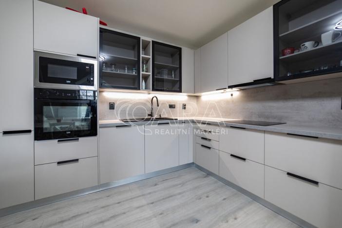 Prodej bytu 5+kk, Holubice, Za Dvorem, 117 m2