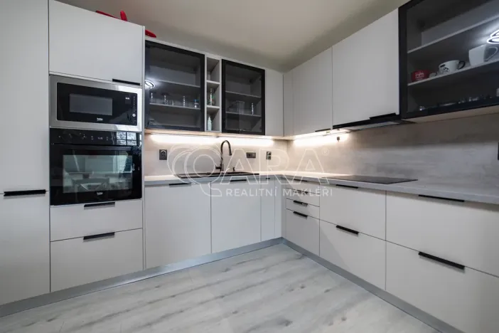 Prodej bytu 5+kk, Holubice, Za Dvorem, 117 m2