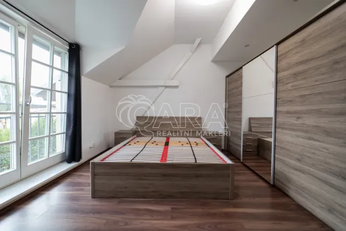 Prodej bytu 5+kk, Holubice, Za Dvorem, 117 m2