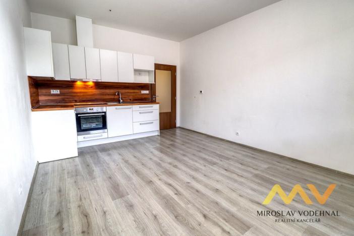 Pronájem bytu 2+kk, Pardubice - Zelené Předměstí, K Višňovce, 58 m2