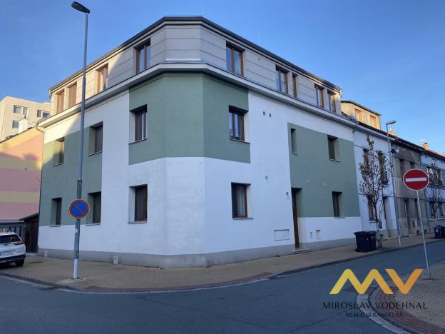 Pronájem bytu 2+kk, Pardubice - Zelené Předměstí, K Višňovce, 58 m2