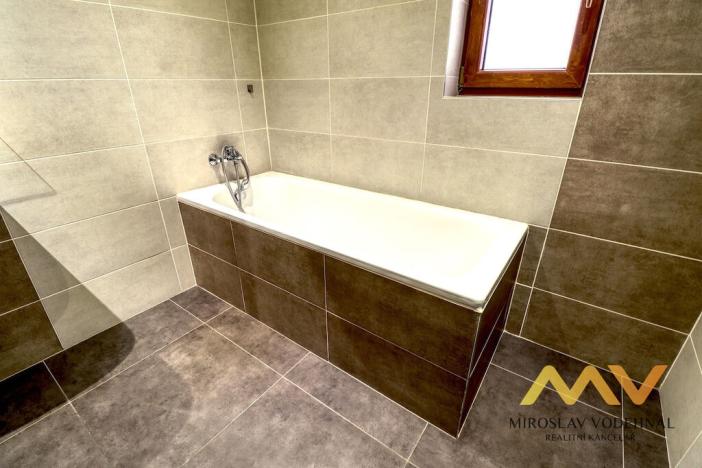 Pronájem bytu 2+kk, Pardubice - Zelené Předměstí, K Višňovce, 58 m2