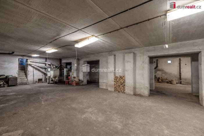 Prodej ubytování, Valeč - Kostrčany, 43069 m2