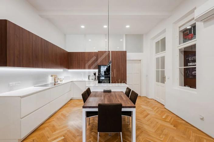 Prodej bytu 3+1, Praha - Nové Město, Soukenická, 107 m2