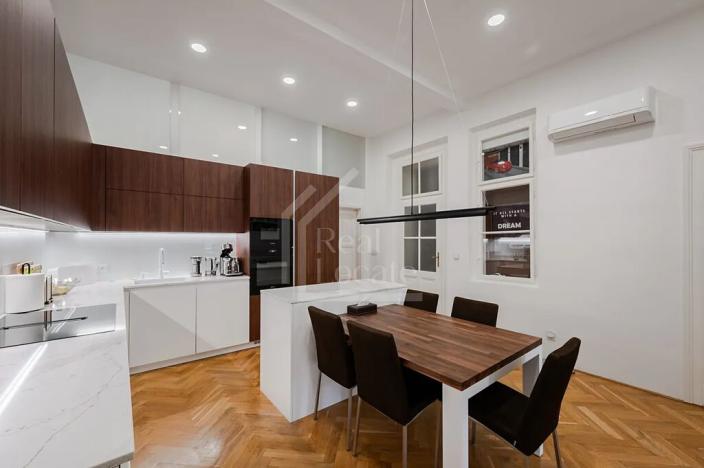 Prodej bytu 3+1, Praha - Nové Město, Soukenická, 107 m2