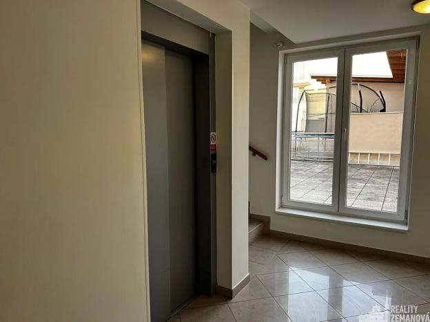 Pronájem bytu 2+kk, Praha - Záběhlice, Mattioliho, 69 m2