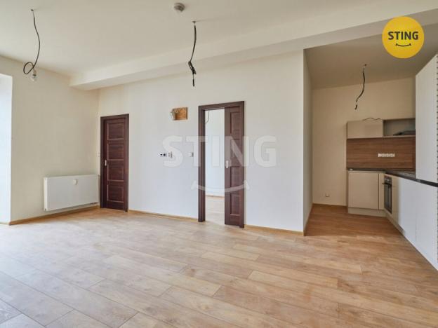 Pronájem atypického bytu, Žďár nad Sázavou, nám. Republiky, 52 m2