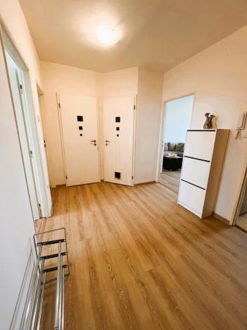 Pronájem bytu 3+1, Praha - Troja, Svídnická, 68 m2