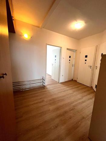 Pronájem bytu 3+1, Praha - Troja, Svídnická, 68 m2