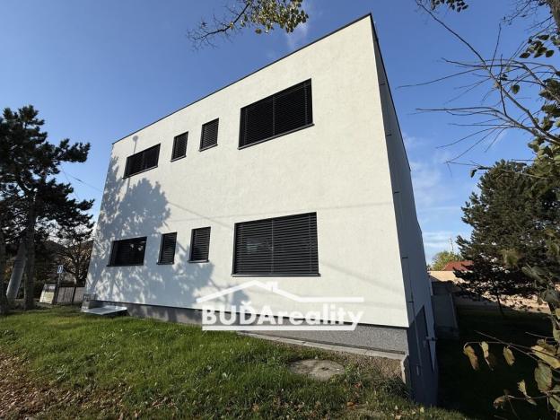 Pronájem kanceláře, Otrokovice, tř. Osvobození, 14 m2