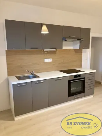 Pronájem bytu 2+1, Kroměříž, Purkyňova, 79 m2