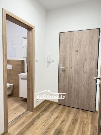Pronájem bytu 1+kk, Otrokovice, tř. Osvobození, 32 m2