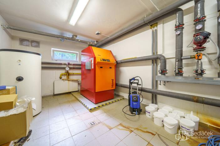 Prodej výrobních prostor, Krásno, Kladenská, 4900 m2