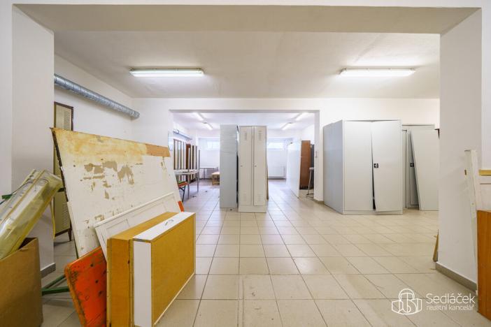 Prodej výrobních prostor, Krásno, Kladenská, 4900 m2