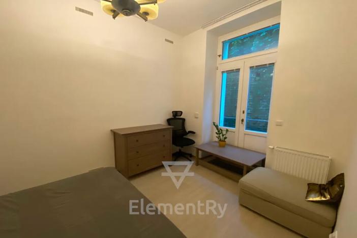 Pronájem bytu 2+kk, Hradec Králové, Komenského, 65 m2