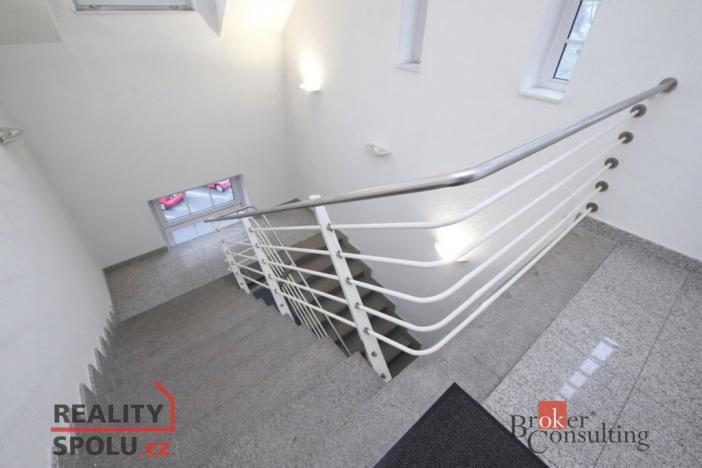 Pronájem kanceláře, Jablonec nad Nisou, Budovatelů, 180 m2