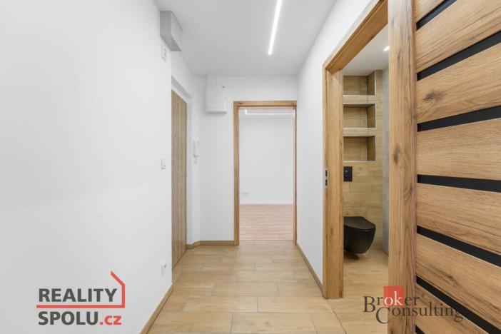 Pronájem bytu 2+kk, Pardubice - Zelené Předměstí, S. K. Neumanna, 53 m2