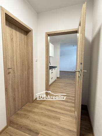 Pronájem bytu 2+kk, Otrokovice, tř. Osvobození, 44 m2