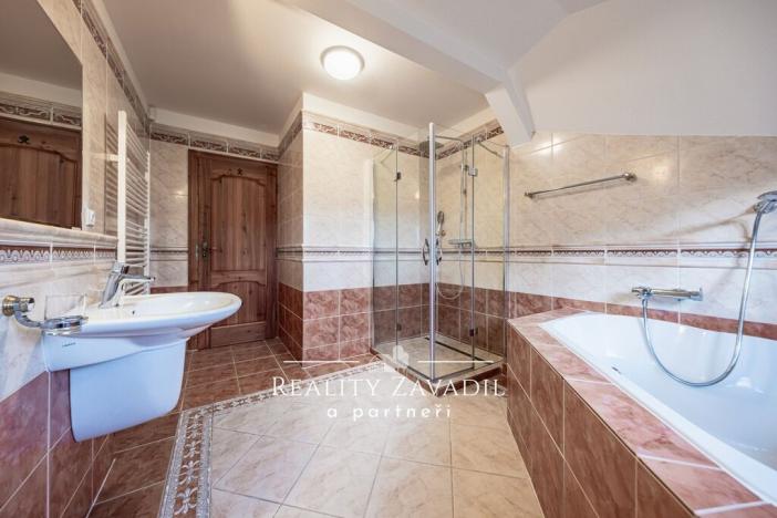 Prodej rodinného domu, Jesenice - Horní Jirčany, U vodojemu, 177 m2