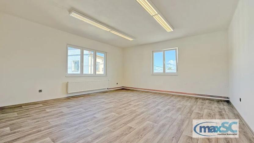 Pronájem kanceláře, Moravany, 111 m2