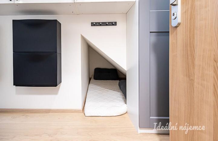 Pronájem bytu 1+kk, Praha - Hloubětín, Konzumní, 18 m2