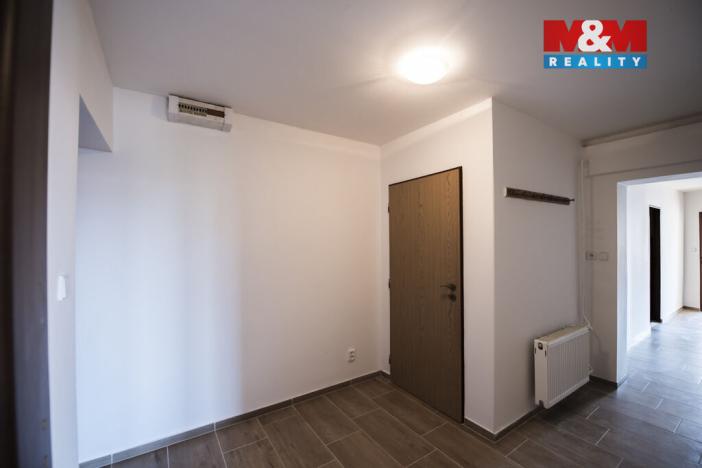 Pronájem bytu 3+1, Nechanice, Husovo nám., 98 m2
