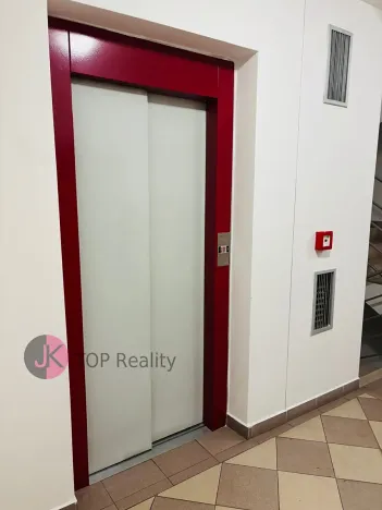 Pronájem bytu 1+1, Praha - Žižkov, Husitská, 34 m2