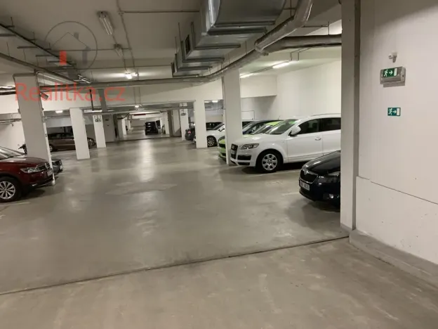 Prodej garážového stání, Brno, Božetěchova, 18 m2