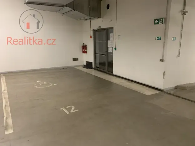Prodej garážového stání, Brno, Božetěchova, 18 m2