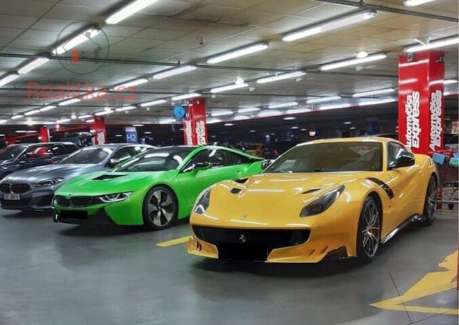 Pronájem obchodního prostoru, Kladno, 300 m2