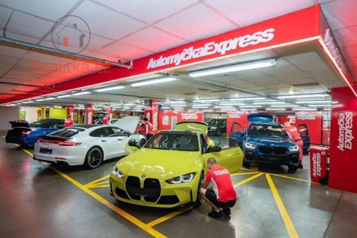 Pronájem obchodního prostoru, Hradec Králové, 300 m2