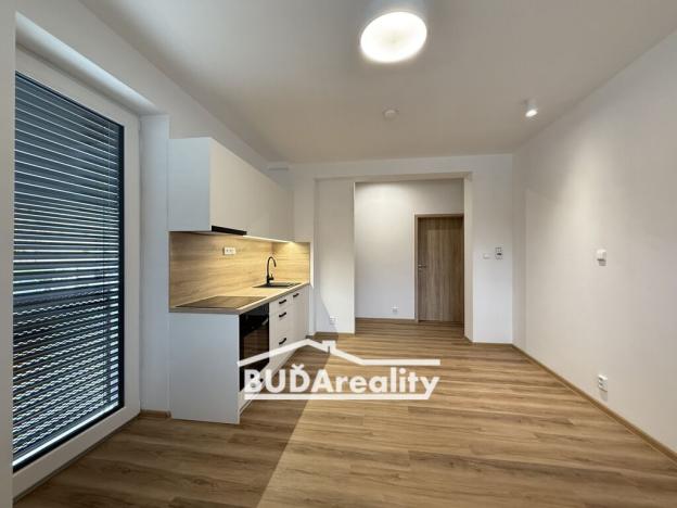 Pronájem bytu 2+kk, Otrokovice, tř. Osvobození, 40 m2