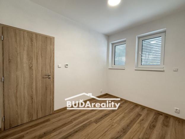 Pronájem bytu 2+kk, Otrokovice, tř. Osvobození, 40 m2