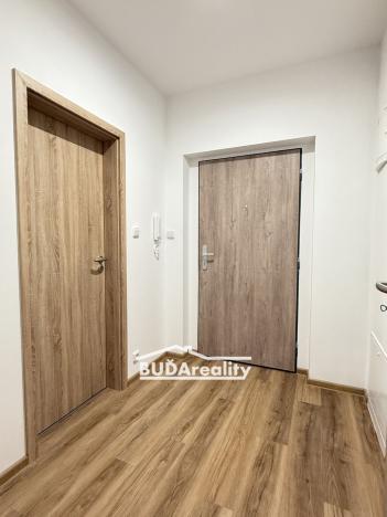 Pronájem bytu 2+kk, Otrokovice, tř. Osvobození, 40 m2