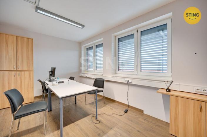 Prodej kanceláře, Třebětice, 1982 m2