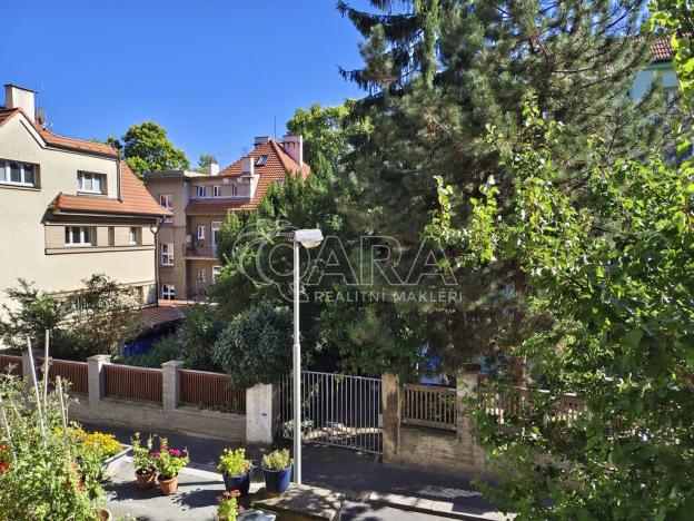 Pronájem bytu 2+kk, Praha - Vinohrady, Květná, 45 m2