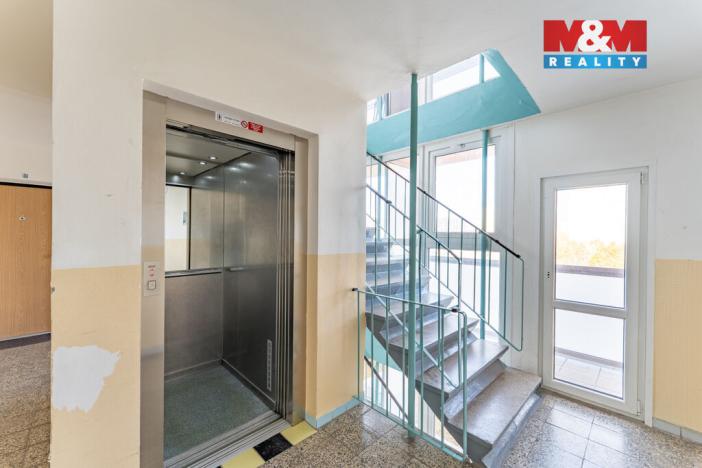 Prodej bytu 3+1, Pardubice - Polabiny, Lidická, 55 m2