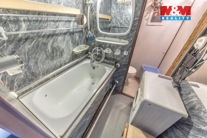 Prodej bytu 1+1, Ústí nad Labem - Severní Terasa, Kmochova, 33 m2